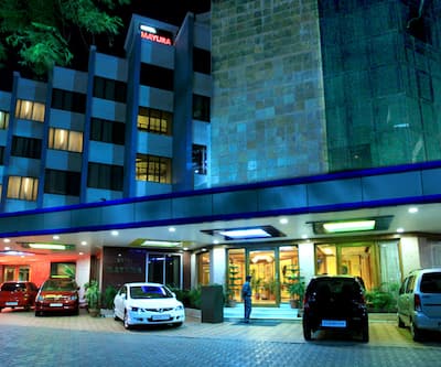 https://imgcld.yatra.com/ytimages/image/upload/t_hotel_yatra_city_desktop/v1431961918/Domestic Hotels/Hotels_Raipur/Hotel Mayura/Overview.jpg